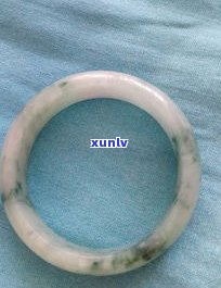 玉石手鐲毛胚加工優(yōu)選地與周期解析，兼論毛坯料與成品的核心區(qū)別